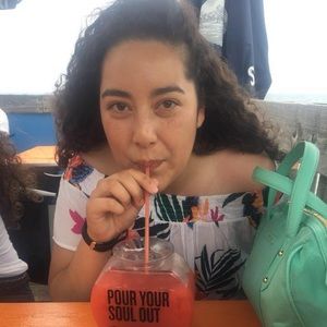 Meet your Posher, Jasmine